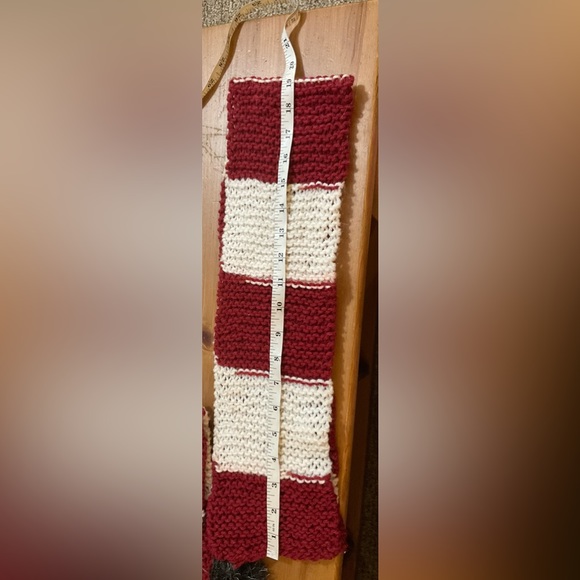Handmade/handcrafted knitted white and burgundyduo/set of adult and child Scraf. - Picture 4 of 5